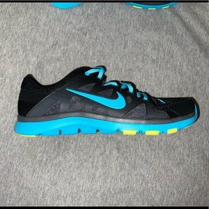 Womens Nike Supreme Trainers